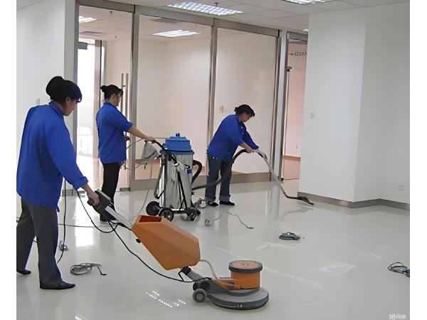 保潔行業全面指南：日常保潔與專業服務的選擇技巧